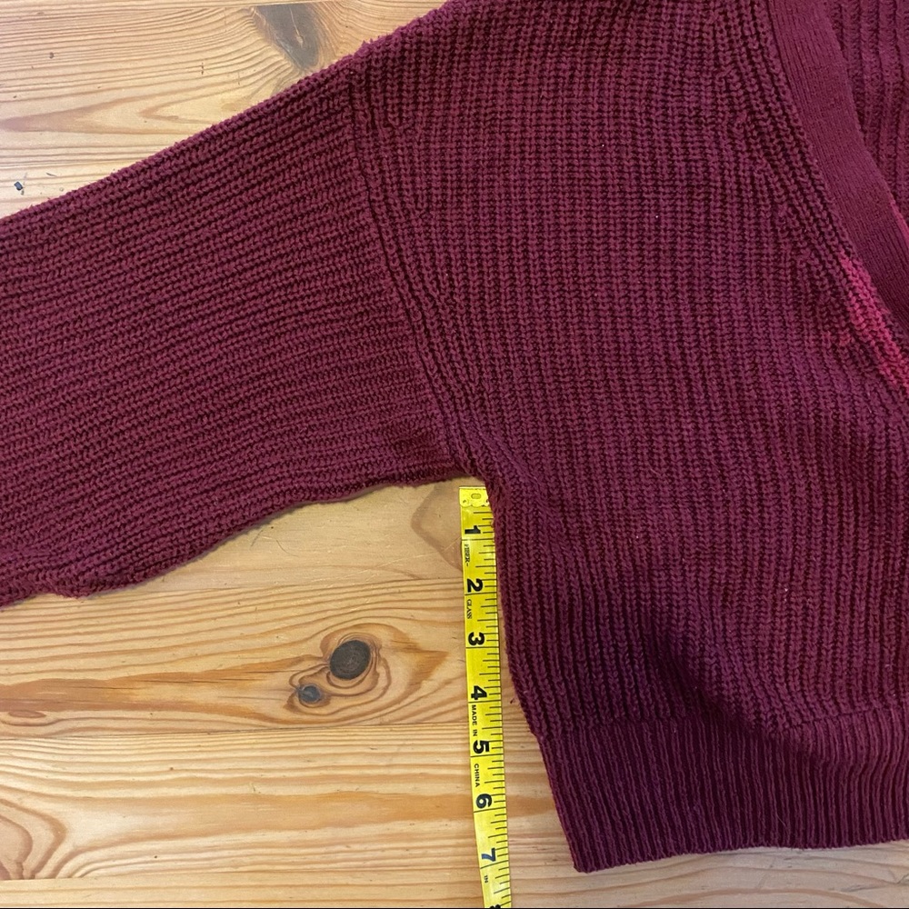 Urban Outfitters cropped discolored knit burgundy crop loose cardigan sweater - Picture 5 of 6